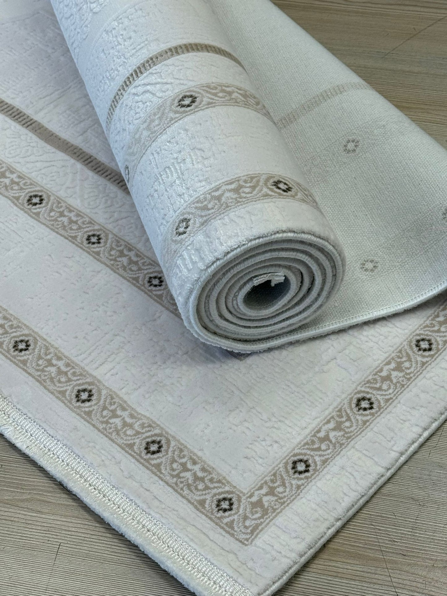 Valeria 1148 Vizon Modern Akrilik, Antibakteriyel Yumuşak Dokulu Makine Halısı