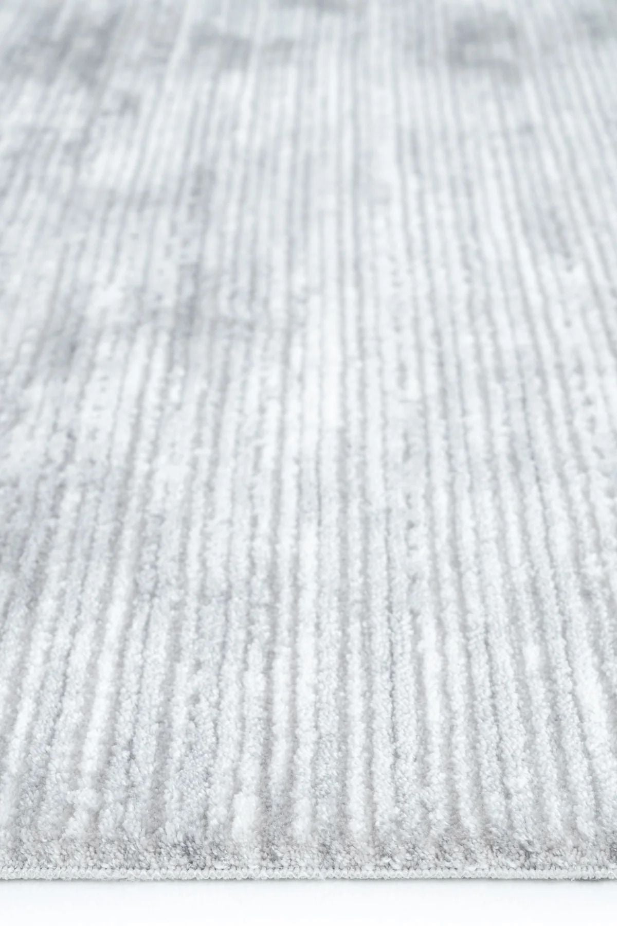 Nova 1123 Gri Yumuşak Ve Parlak Tuşeli Modern Kesme Halı