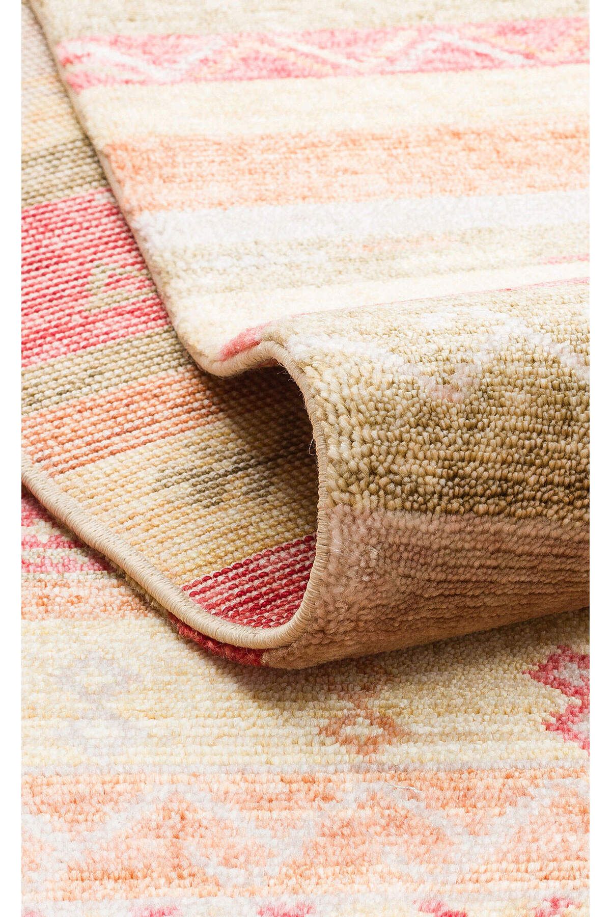 ZR 12 RED AUTUMN - Otantik Desenli El Emeği ile Üretilen Modern Uşak Halısı