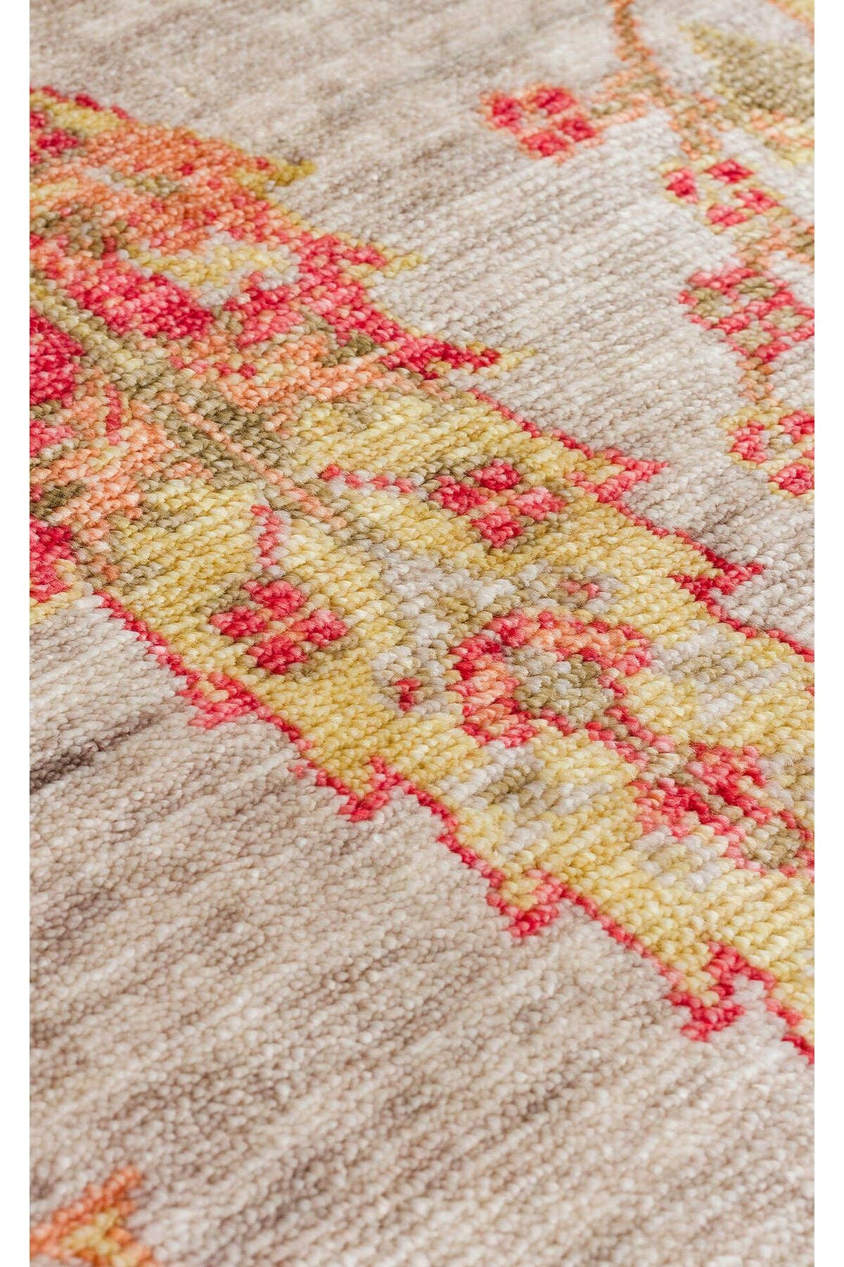 ZR 08 BEIGE AUTUMN - Otantik Desenli El Emeği ile Özel Tezgahlarda Üretilen Modern Uşak Halısı
