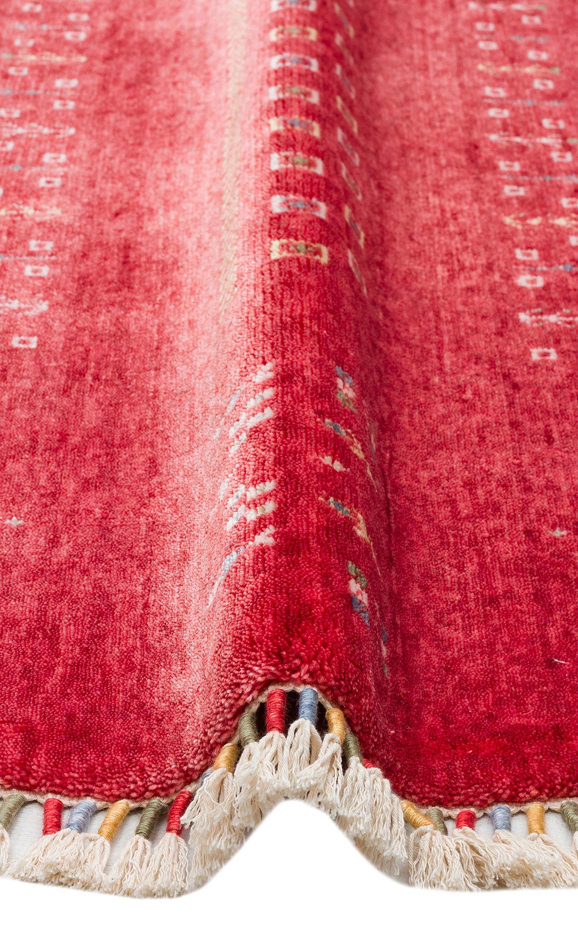 ZR 06 RED Q - Otantik Desenli El Emeği ile Üretilen Modern Uşak Halısı