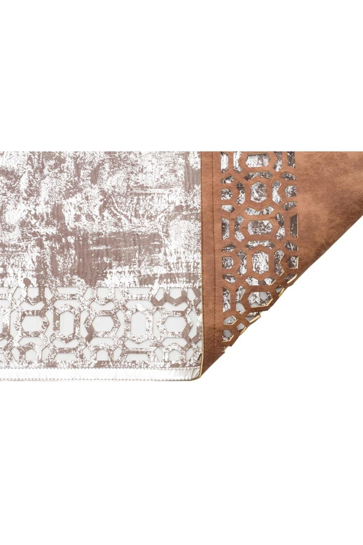 Klasik Ve Modern Işleme Ve Oymaya Sahip Parlak Bordürlü Suni Deri Halı