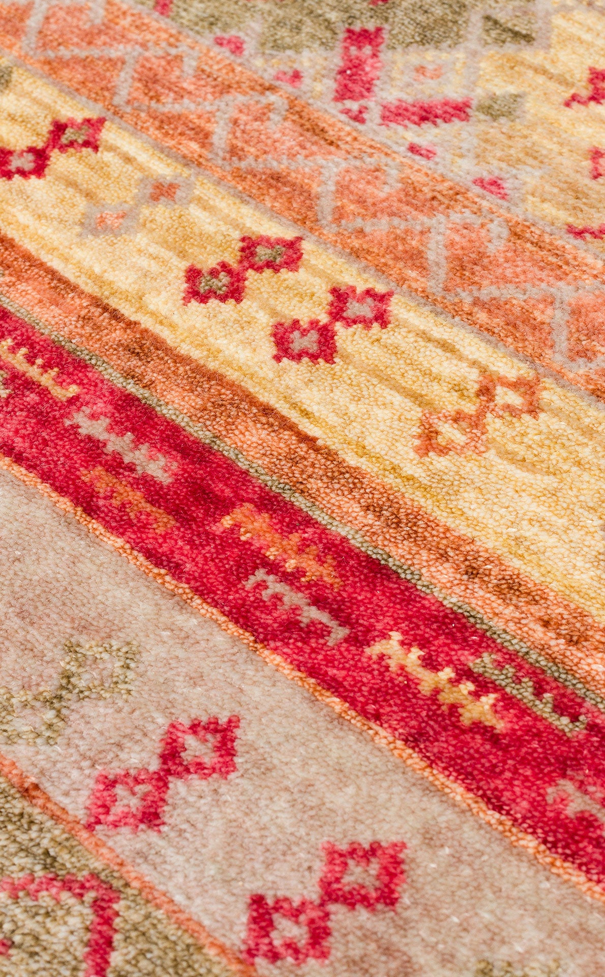 ZR 12 RED AUTUMN - Otantik Desenli El Emeği ile Üretilen Modern Uşak Halısı
