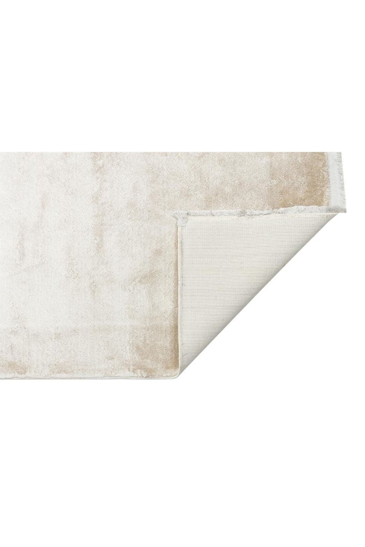 Düz Renk El Emeği Ile Özel Tezgahlarda Üretilen Viskon Uşak Halısı