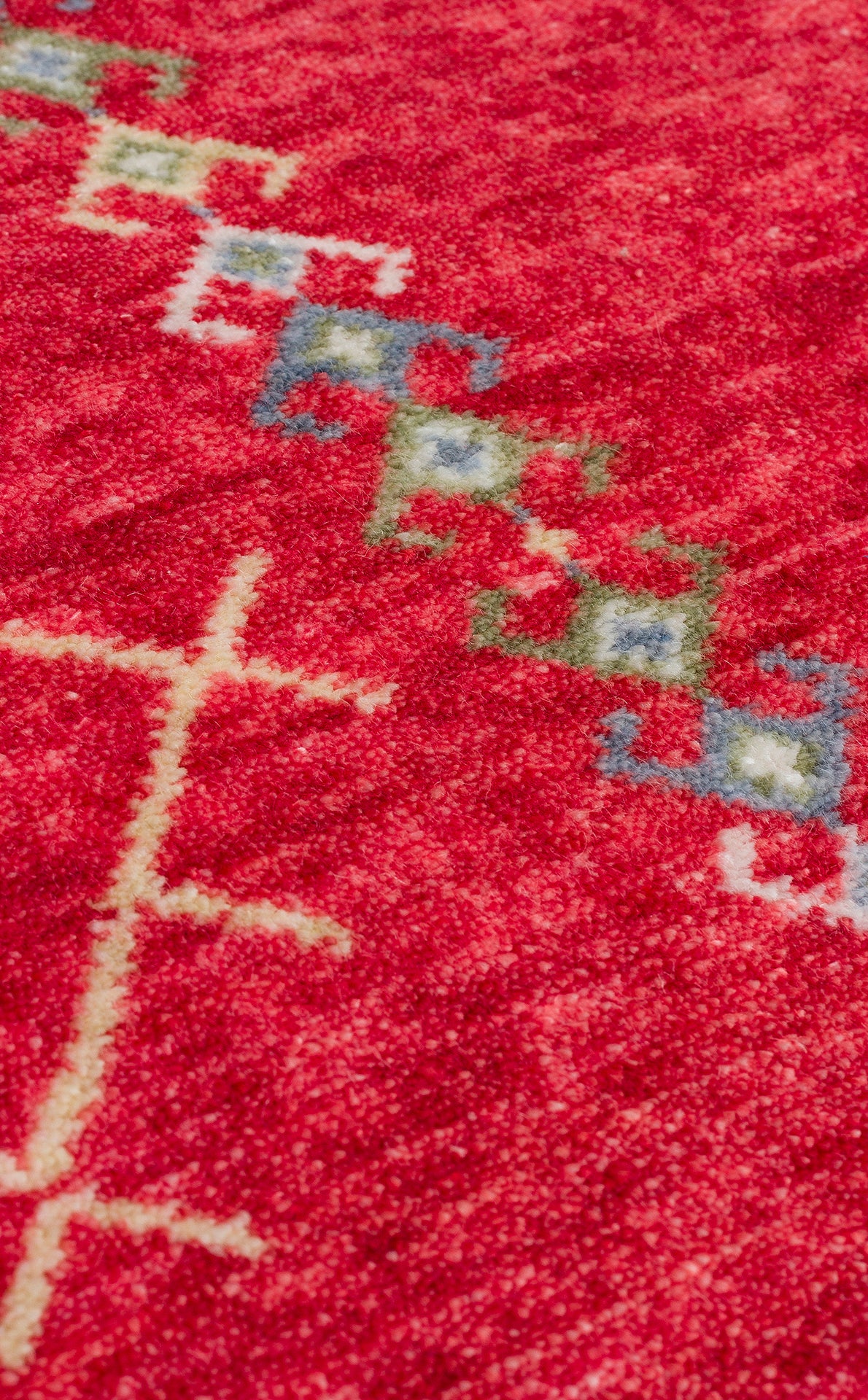ZR 20 RED MULTY - ZARA - Otantik Desenli El Emeği ile Üretilen Modern Uşak Halısı