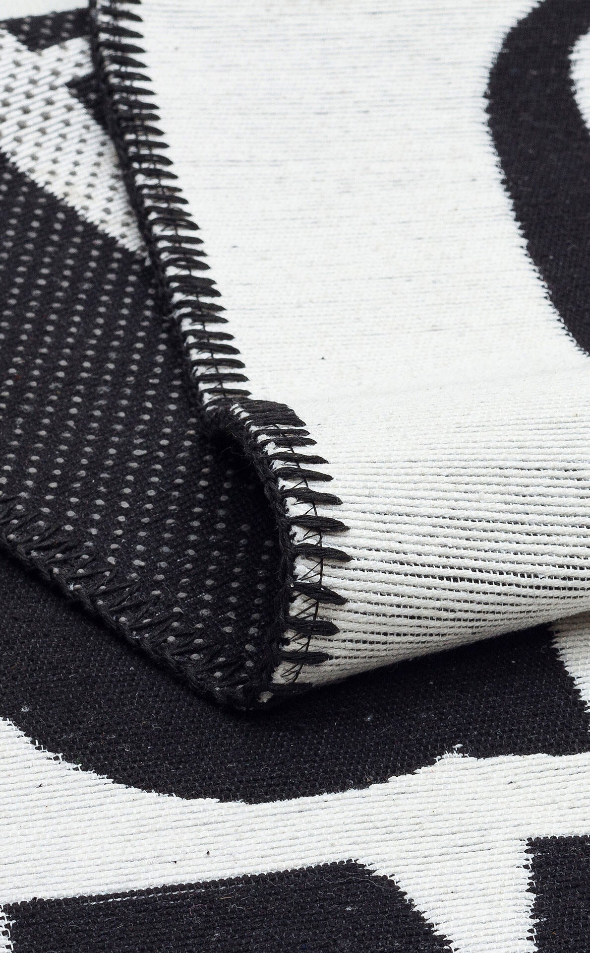 Arya Neo ARN 01 Beyaz Siyah - Yıkanabilir Çift Taraflı Modern Dokuma Kilim