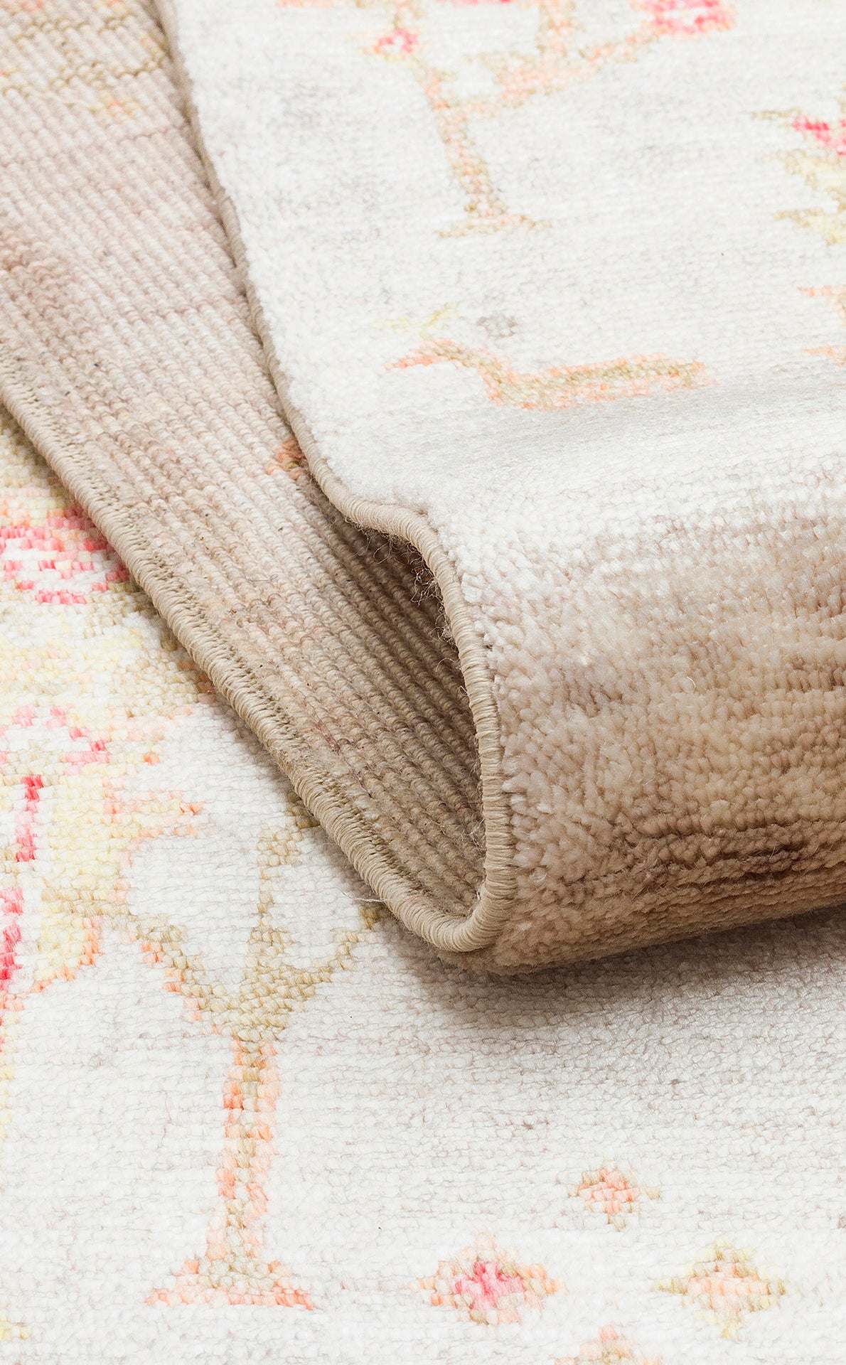 ZR 08 BEIGE AUTUMN - Otantik Desenli El Emeği ile Özel Tezgahlarda Üretilen Modern Uşak Halısı