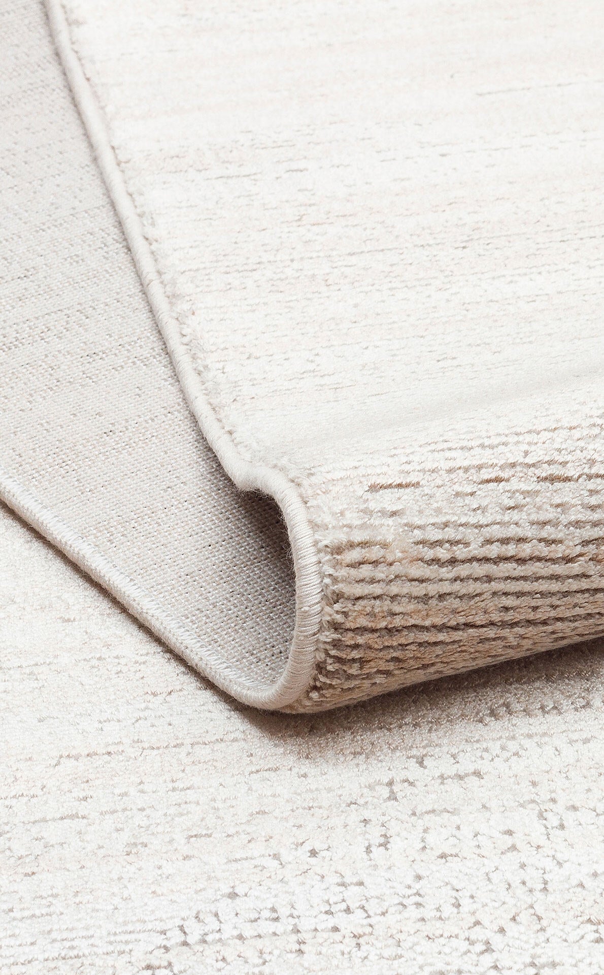 DB 10 BEIGE NW - CORDOBA NEW - Parlak Yüksek Alçak Dokulu Modern Makine Halısı