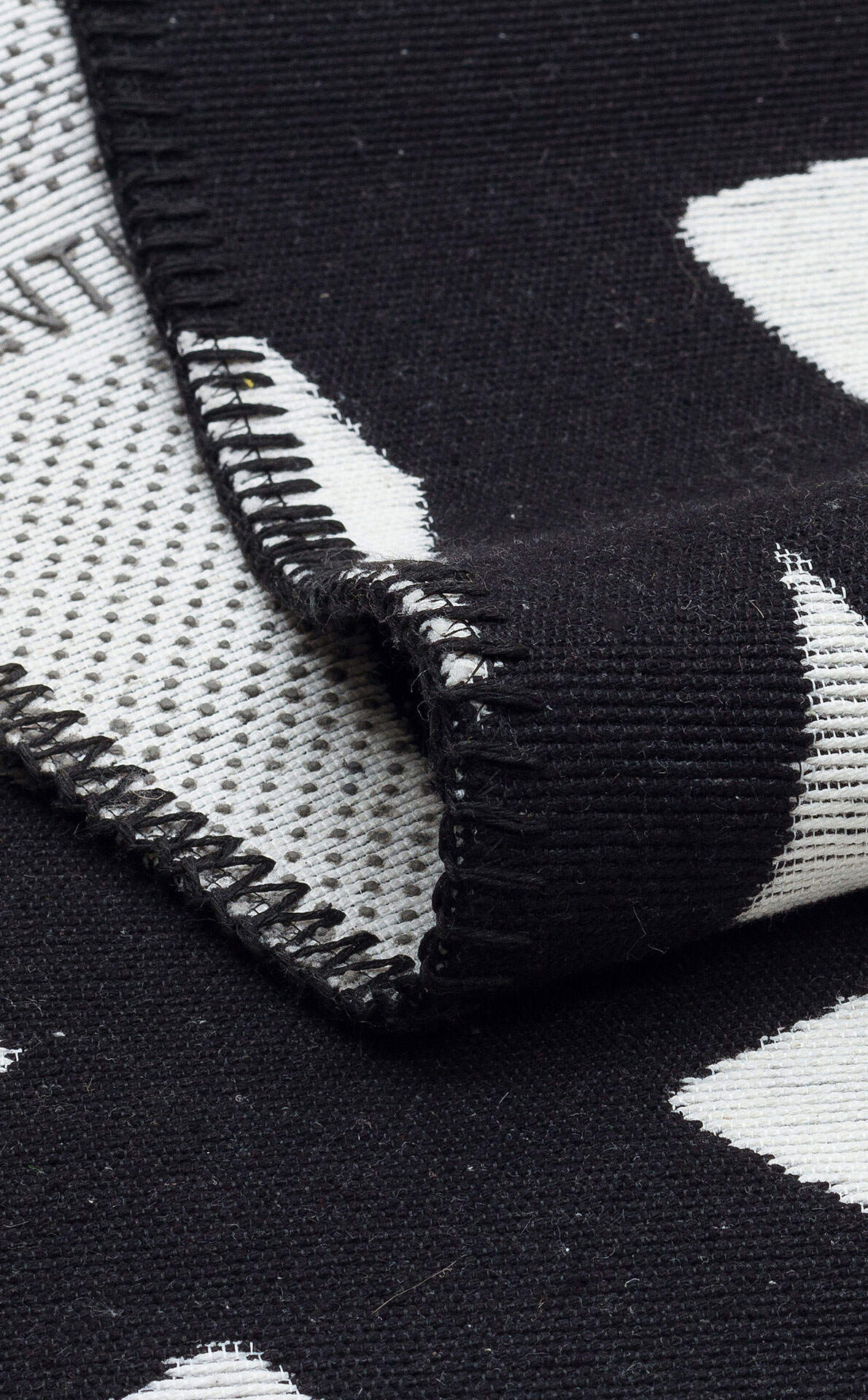 Arya Neo ARN 05 Beyaz Siyah - Yıkanabilir Çift Taraflı Modern Dokuma Kilim