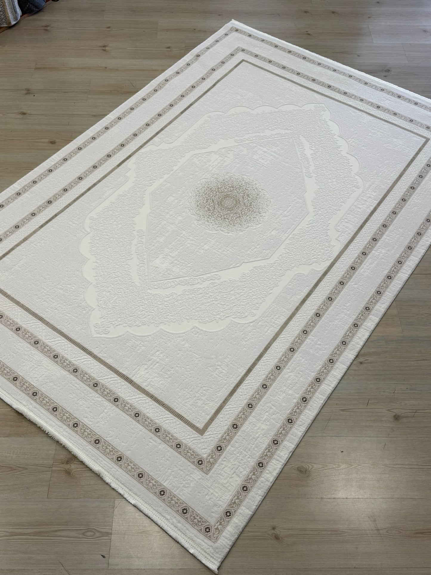 Valeria 1148 Vizon Modern Akrilik, Antibakteriyel Yumuşak Dokulu Makine Halısı
