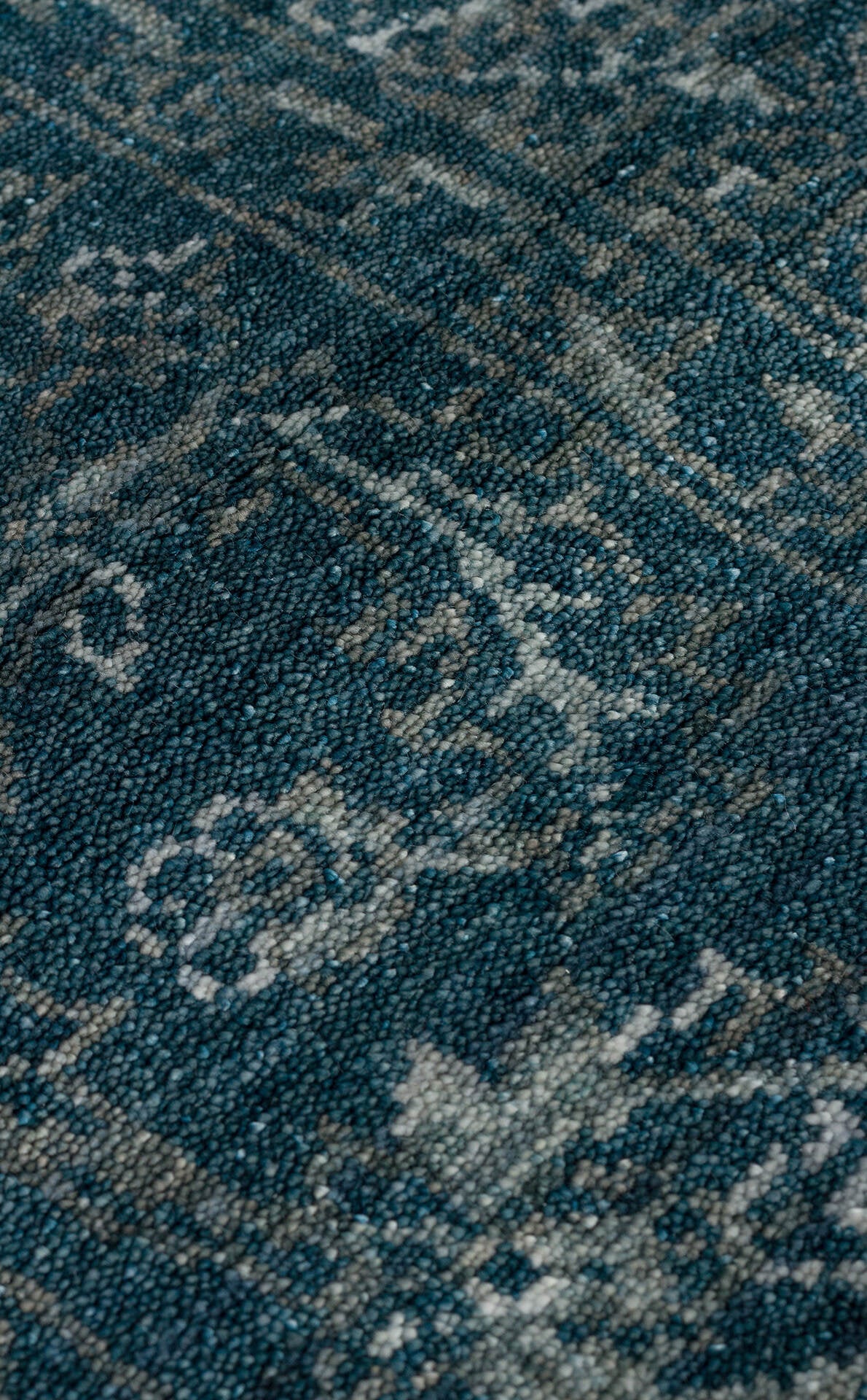 Taftan TF 02 Navy - Pakistan Overdyed Tarzı El Emeği ile Özel Tezgahlarda Üretilen Uşak Halısı