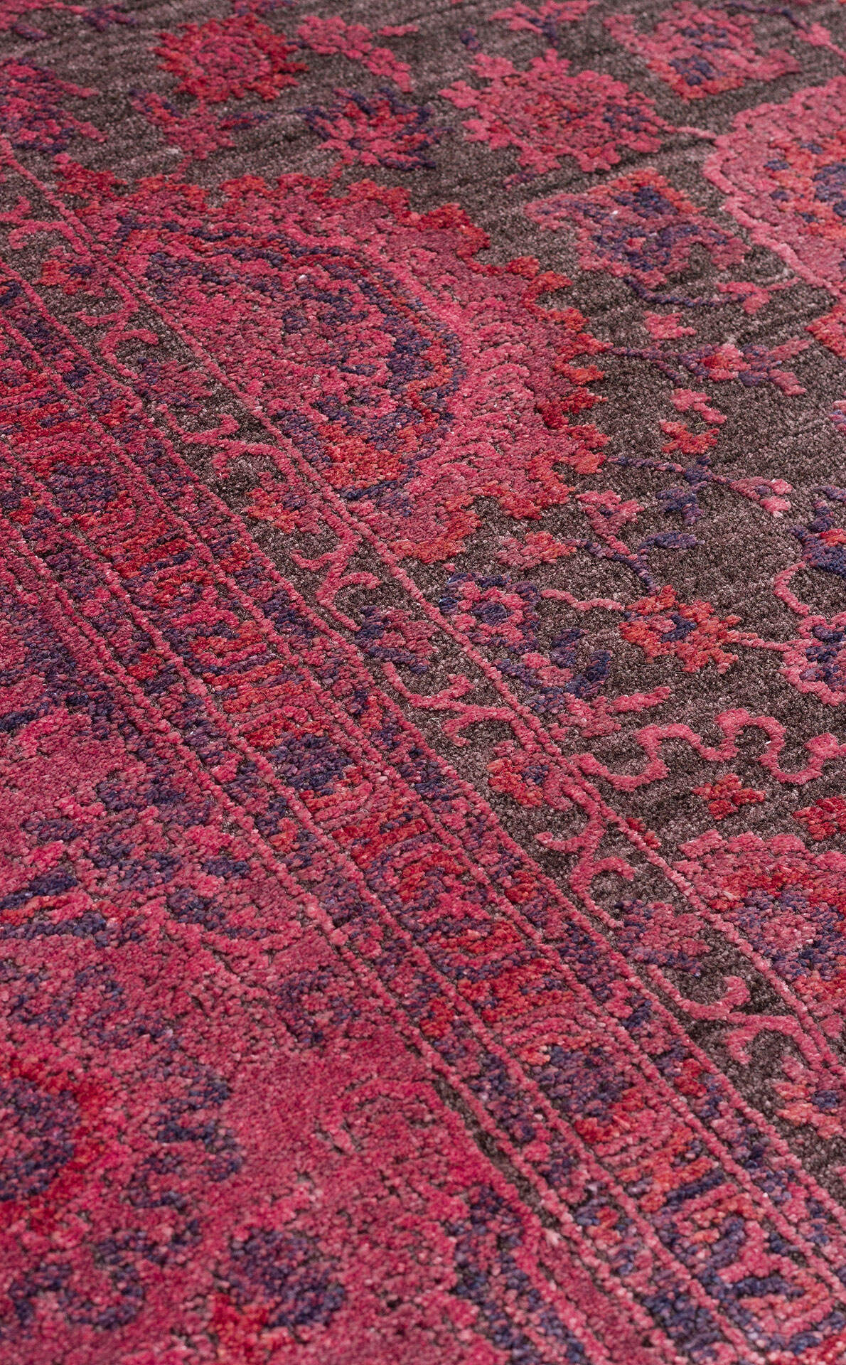 LHR 01 FUSCHIA  - LAHOR - Özel Boyama İşlemi İle Üretilen Yüksek Alçak Dokuya Sahip Zengin Renkli Şık Salon Halısı