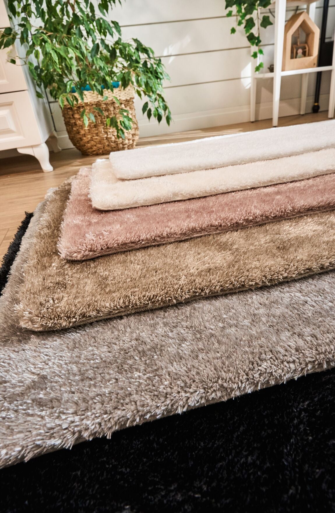 Vega Antrasit - Yıkanabilir Peluş Halı | Kaymaz Süet Taban