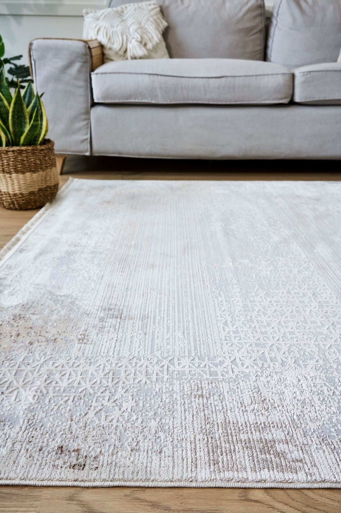 Riena 1192 Bej - Akrilik Polyester Halı | Kaymaz Tabanlı Dekoratif Halı