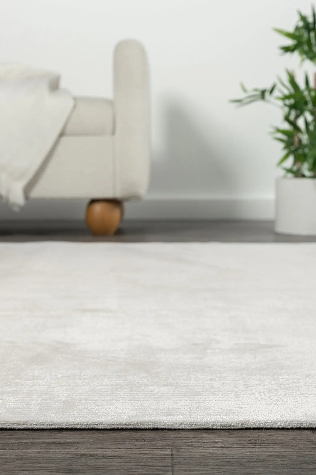 Koza Lara A0335A Krem Modern Yumuşak Dokulu Minimalist Parlak Viskon Salon ve Oturma Odası Halısı