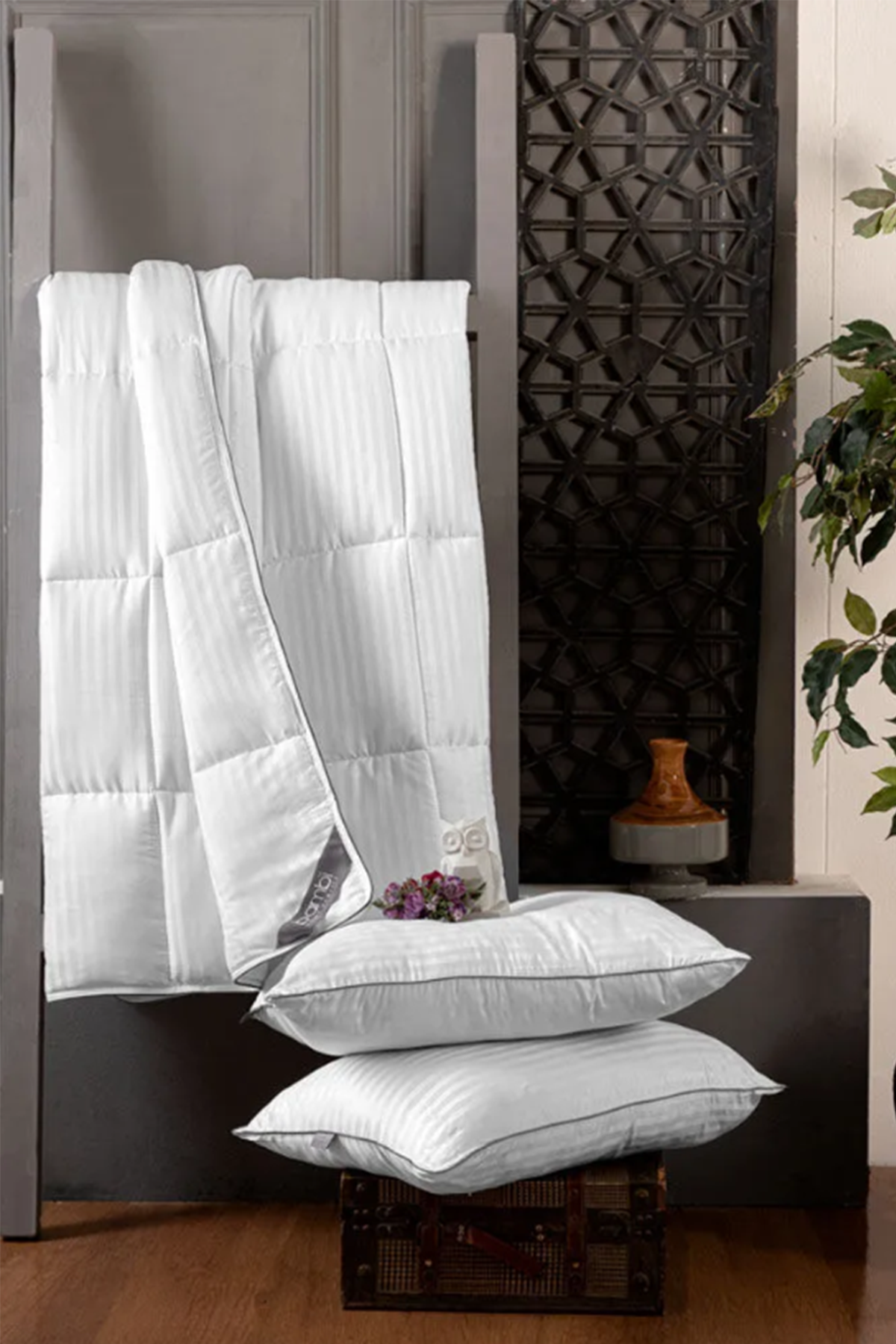 Microline Yorgan Tek Kişilik Microfiber Kumaş İpeksi Bir Hissiyat Veren Saten Şeritlere Sahip 155 x 215