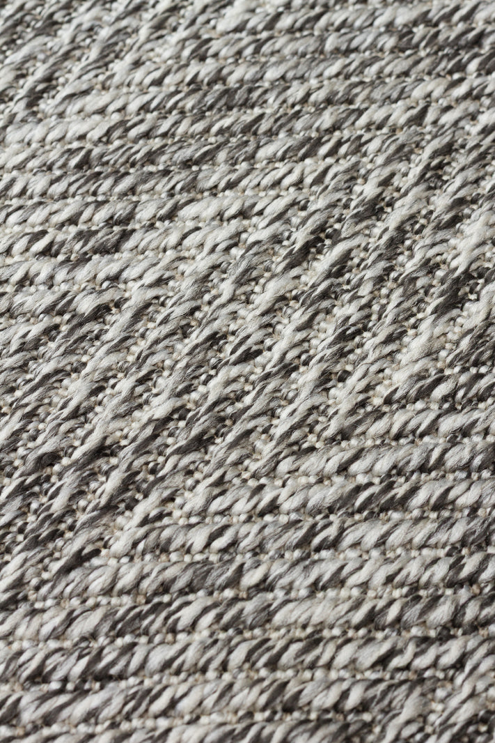 VENTURA SISAL VNT 2704 Gri BRD Dark Mix  İç ve Dış Mekan Kullanımına Uygun Hav Vermeyen Kolay Temizlenebilir Bordürlü Sisal Görünümlü Halı