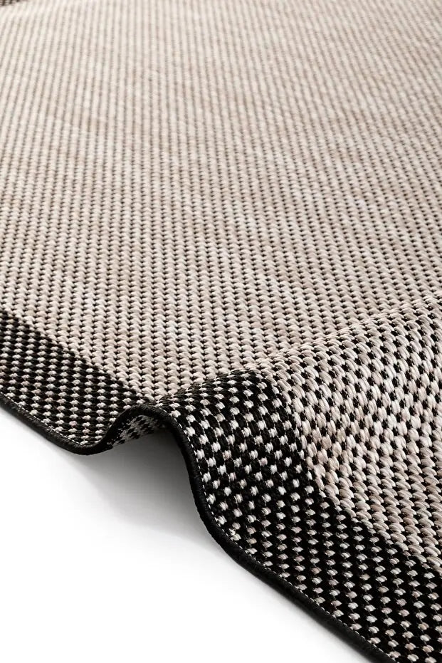 Sisal Plus 1148 Bej Siyah   – Pamuk Tabanlı Şık ve Kolay Temizlenen Halı