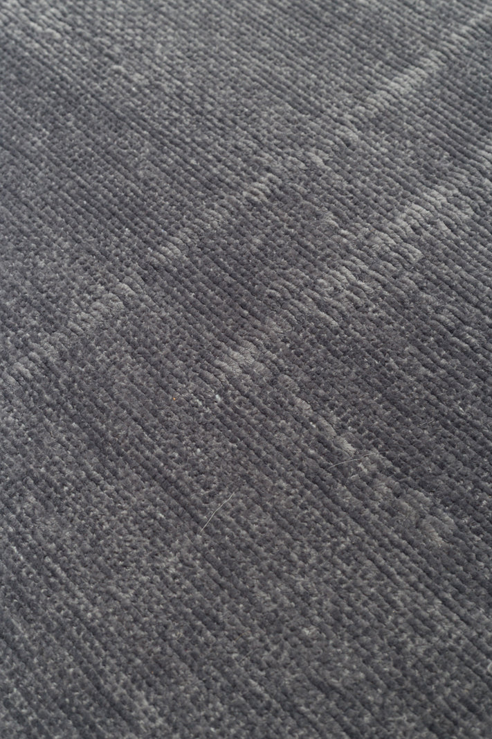Liza 02 Antrasit Q - Yumuşak Tuşeli Çamaşır Makinesinde Yıkanabilen Kaymaz Tabanlı Kilim