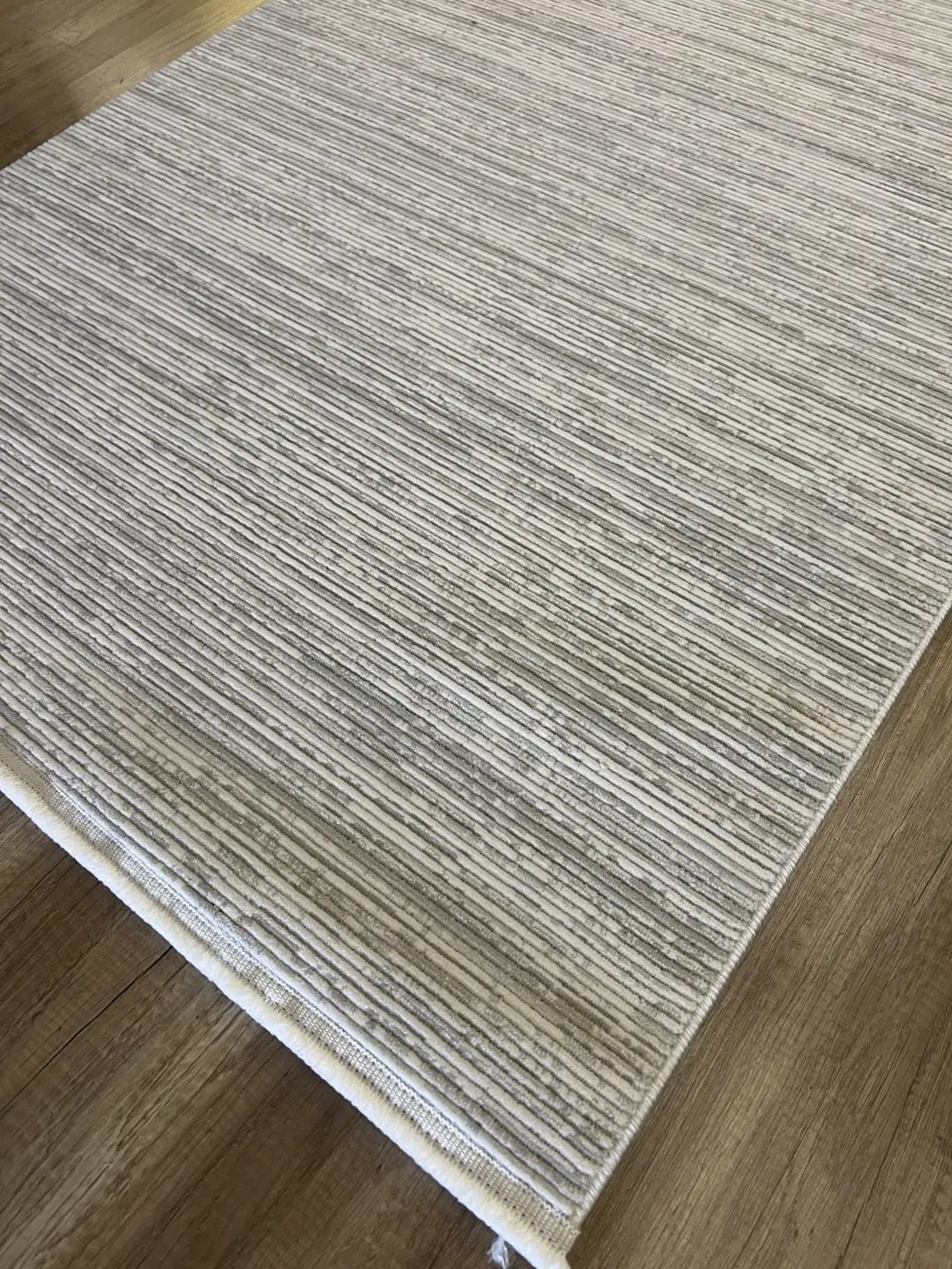 Markiz 1099 Gri Modern Halı – Sade Tasarım, Yumuşak Doku ve Dayanıklı Yapı