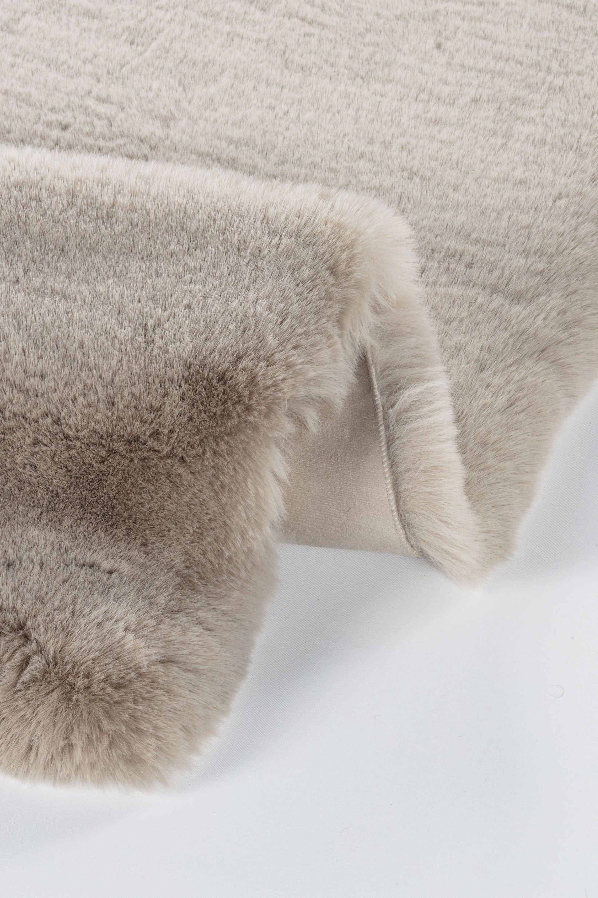 Apex Palma Vizon - Minimal Peluş Post Halı – Yumuşak Dokulu, Kaydırmaz Tabanlı, Yıkanabilir 
