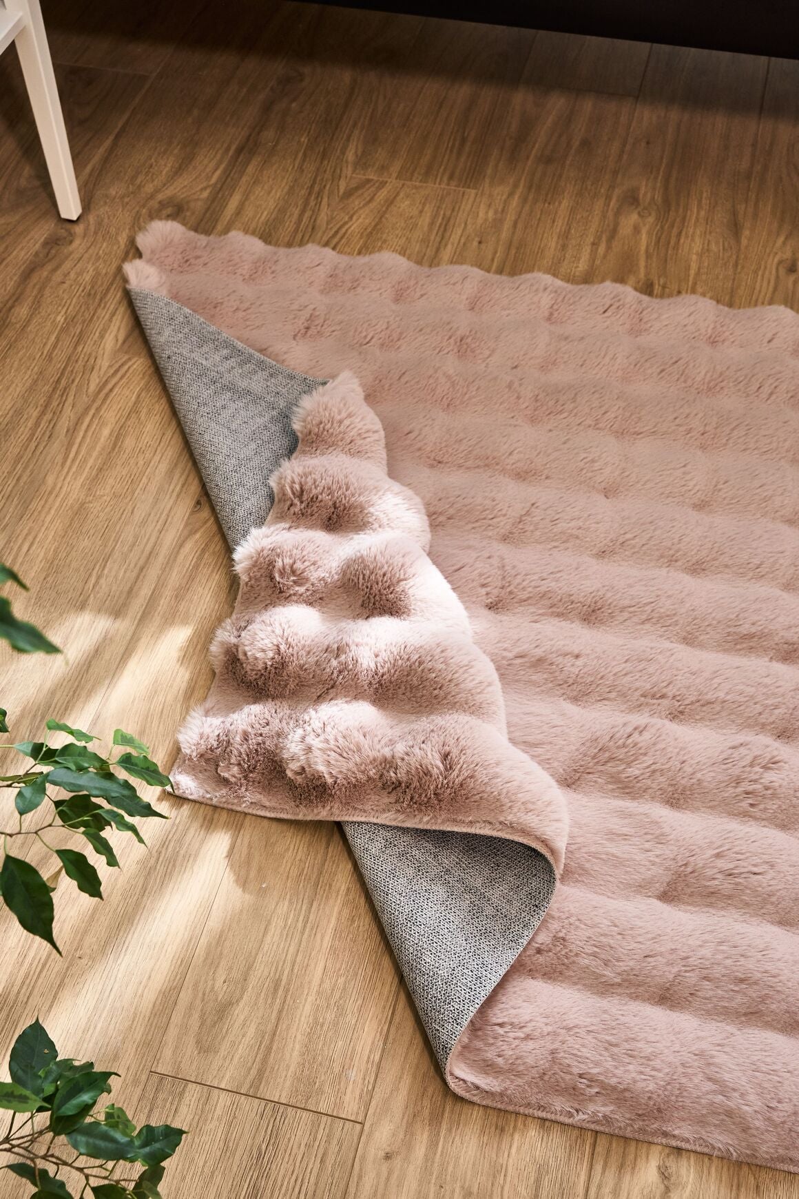 Molecule Pudra - Yıkanabilir Peluş Halı | Kaymaz Post Halı