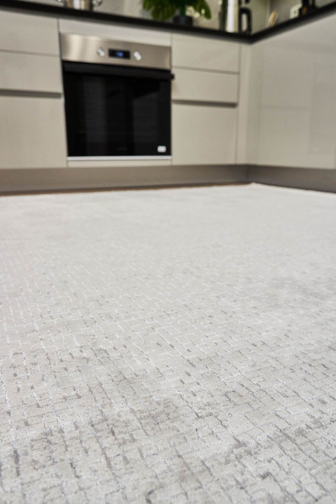 Riena 1181 Gri - Akrilik Polyester Halı | Kaymaz Tabanlı Dekoratif Halı