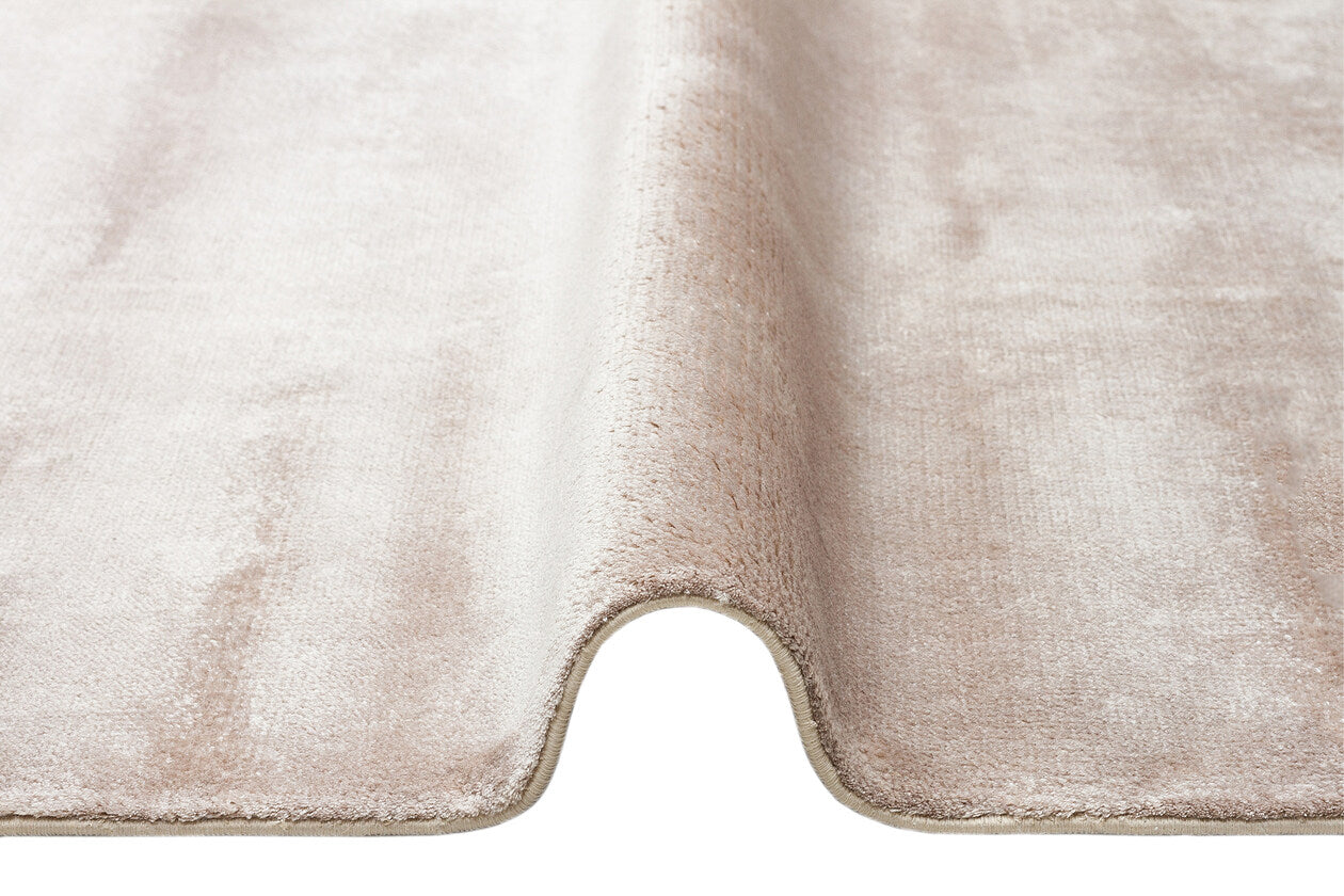 VT PLAIN BEIGE TN  - VELVET - Düz Renk El Emeği ile Özel Tezgahlarda Üretilen Viskon Uşak Halısı 